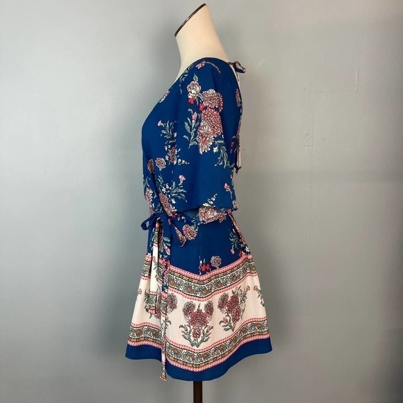 TRIXXI Clothing Company Midnight Blue Crepe Floral Suplice Romper Women's Size M - Picture 9 of 12